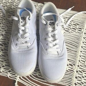 Nike sb solarsoft white
